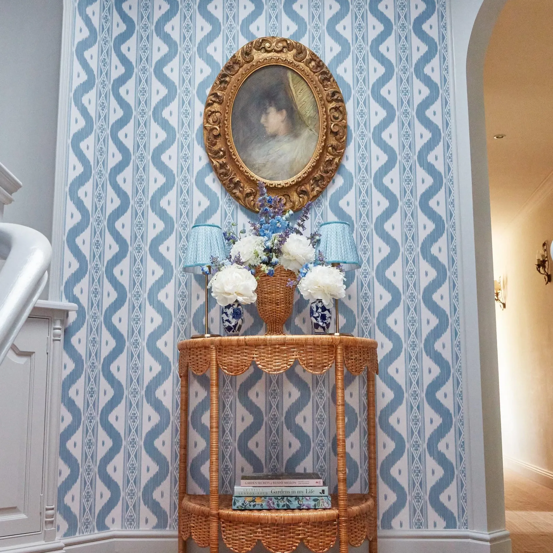 Hot Mrs. Alice Tall Rechargeable Lamp With Baby Blue Lotus Lampshade