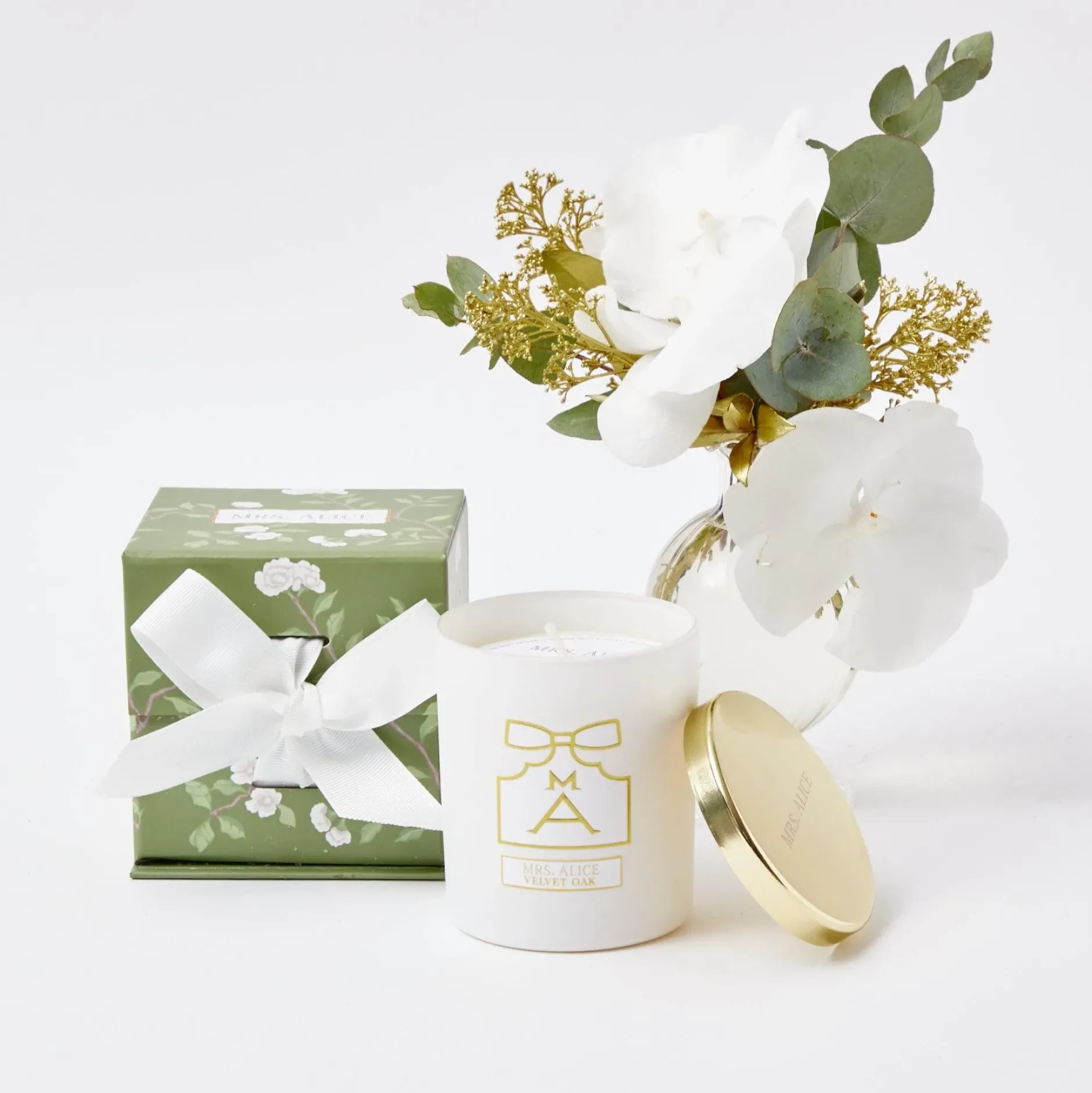 Online Mrs. Alice Velvet Oak Scented Candle