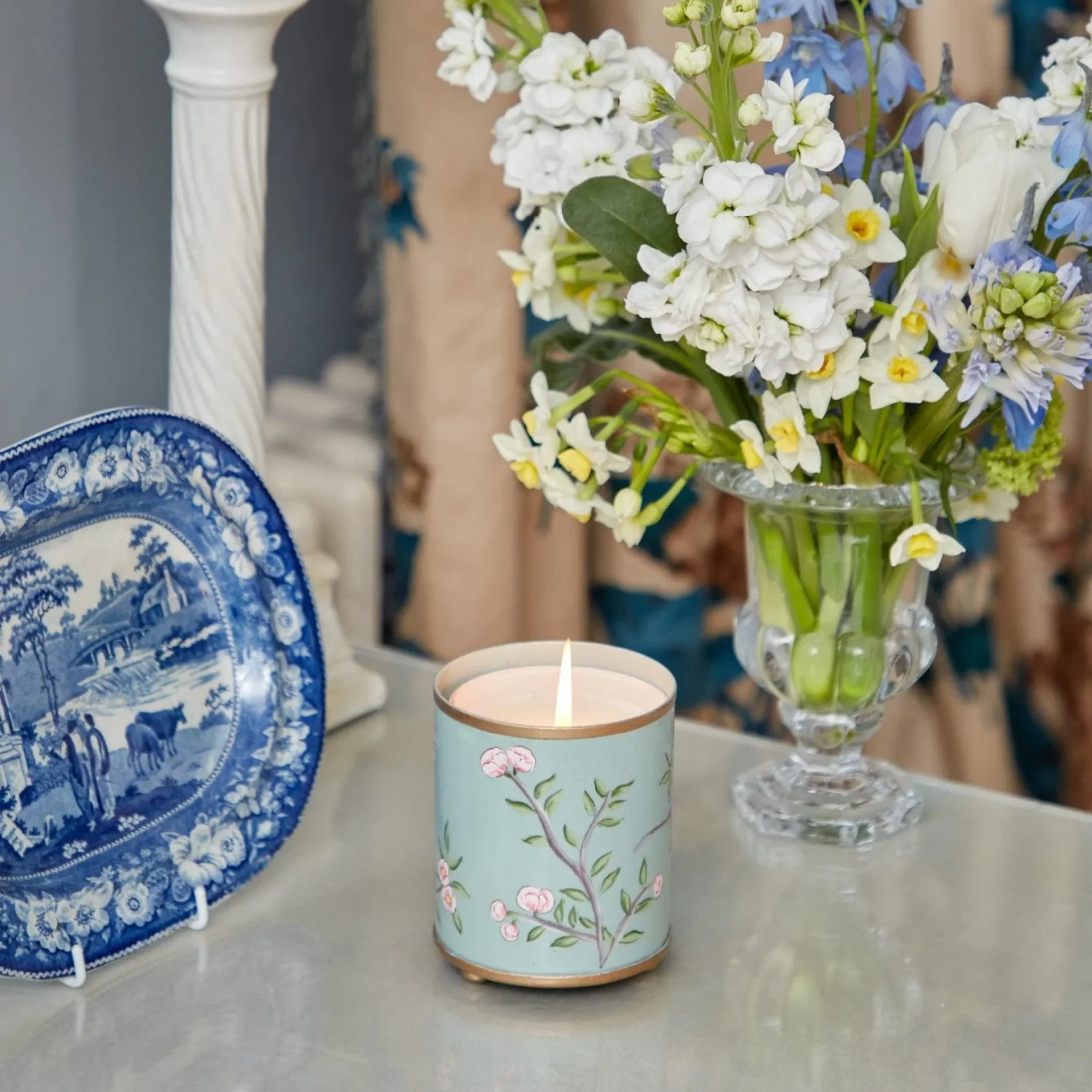 New Mrs. Alice Velvet Oak Scented Candle & Pot Set