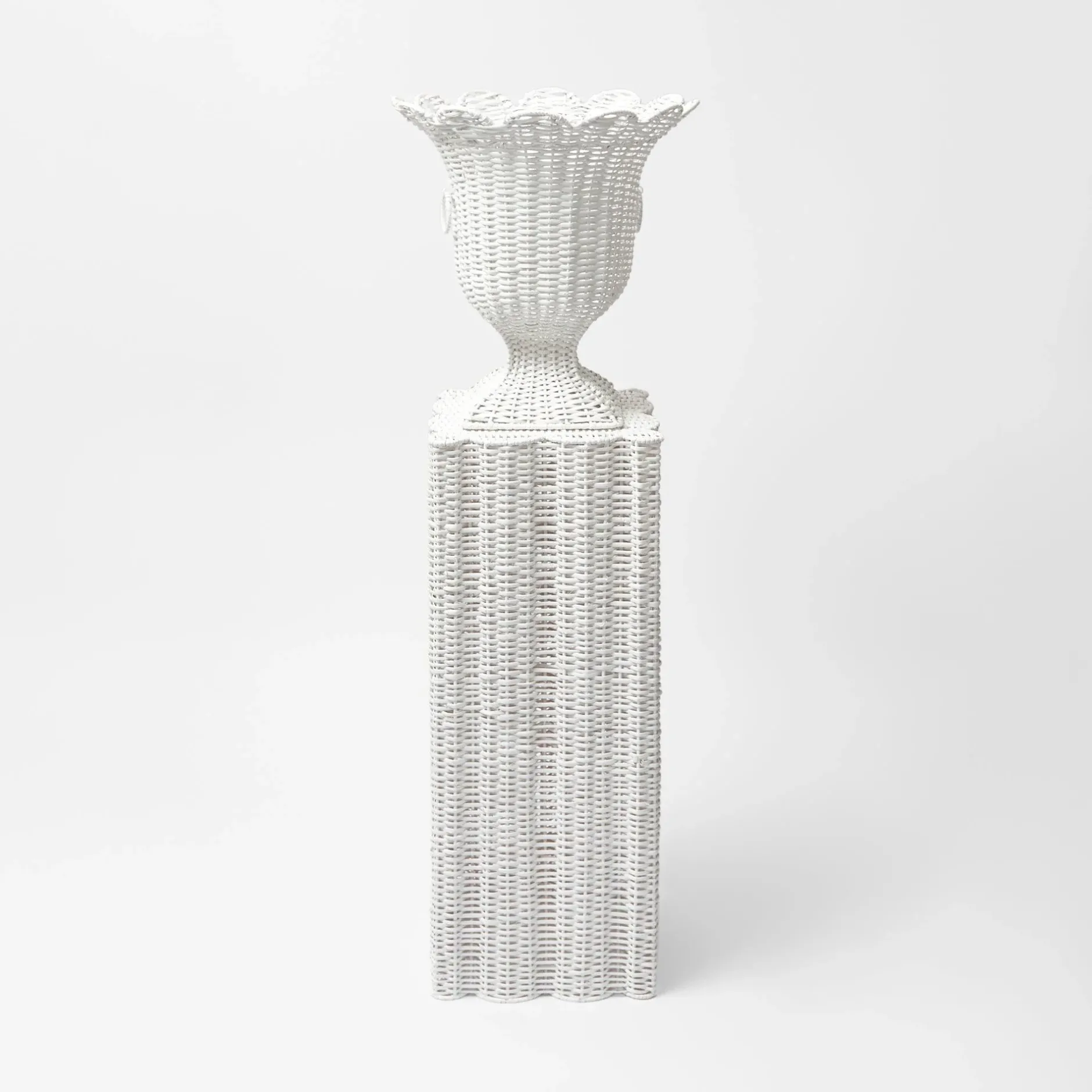 Hot Mrs. Alice White Liliana Scalloped Rattan Pedestal And Urn